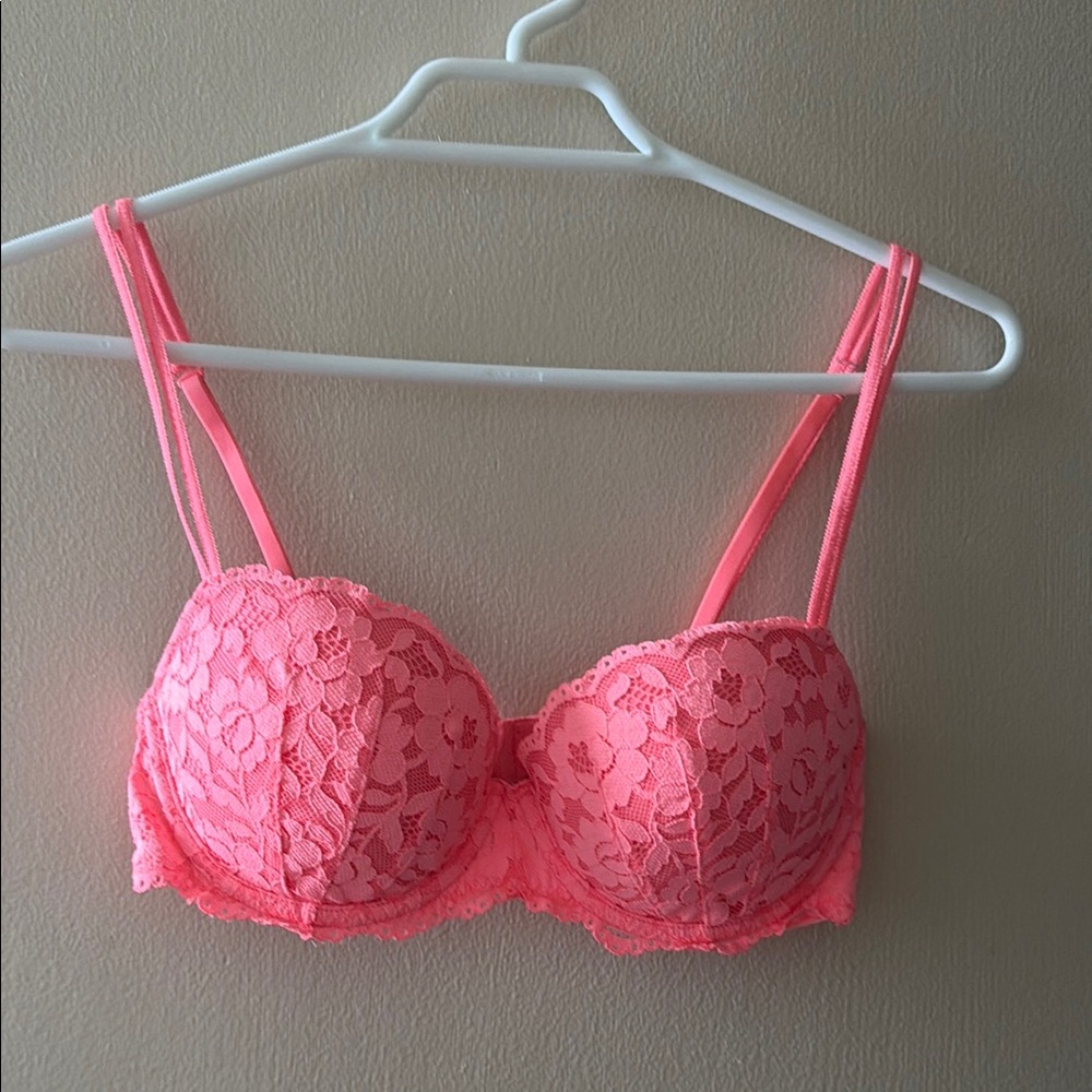 PINK Victoria’s Secret Lace Push-Up Bra